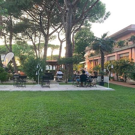 Storyville Simple Stay Cinquale Esterno foto
